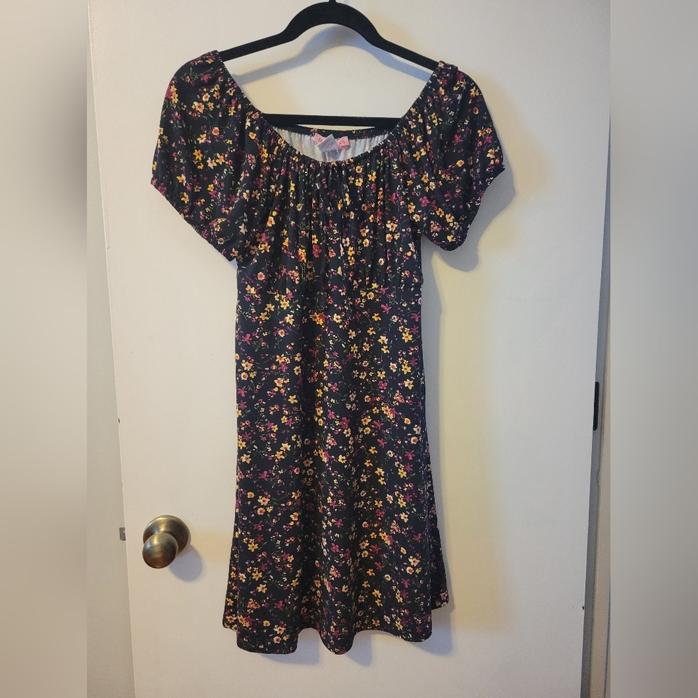 Floral Black Dress with Short Sleeves
